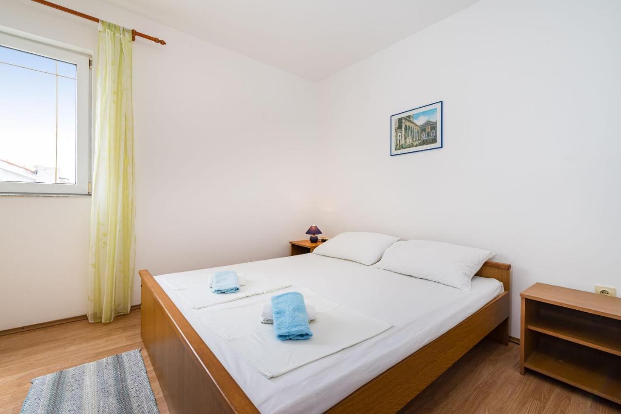 Nice Apartment Silvia Novalja Kültér fotó