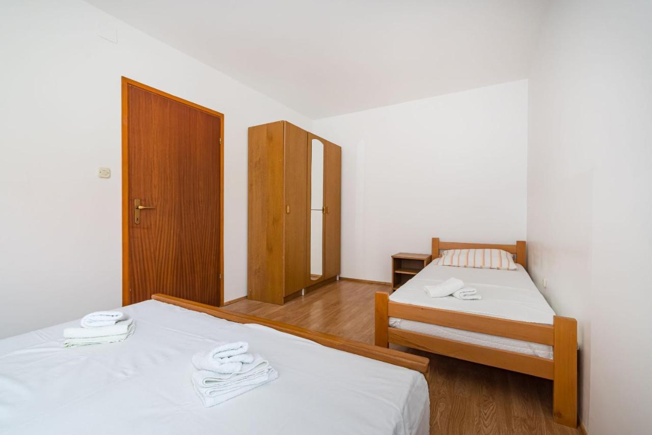 Nice Apartment Silvia Novalja Kültér fotó