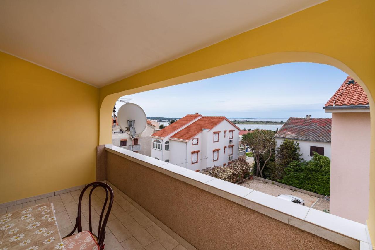 Nice Apartment Silvia Novalja Kültér fotó